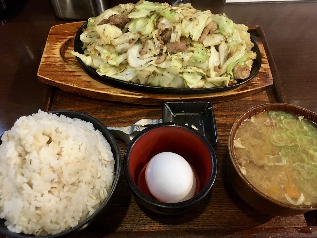 肉米雄一飯店の料理の写真