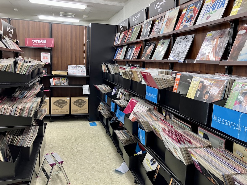 BOOKOFF 一宮妙興寺店のレコードコーナー