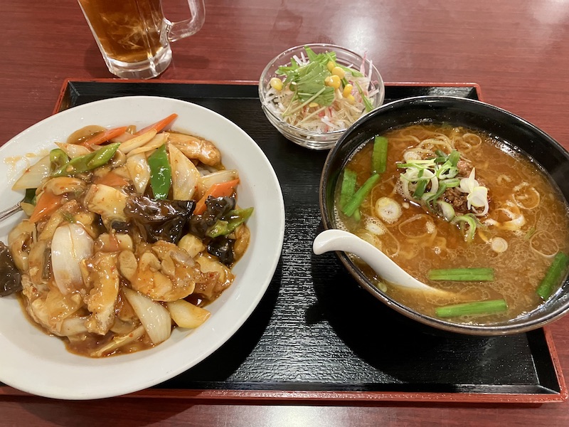 川味菜館のカイコウ飯とラーメン