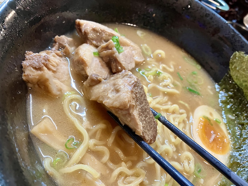 本郷亭の醤油ラーメンのチャーシュー