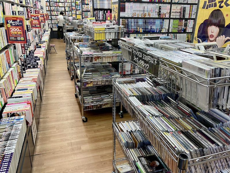 BOOKOFF 名古屋川原通店のCDコーナー