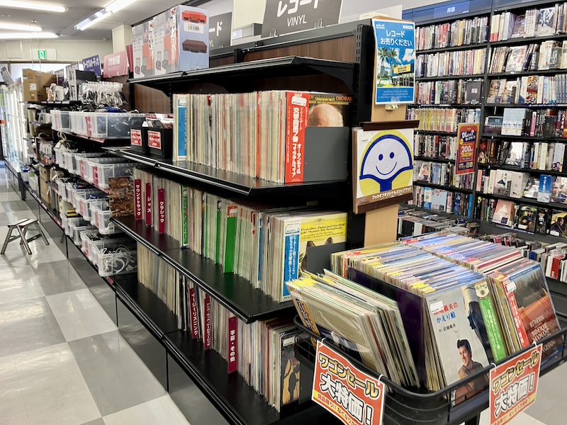 BOOKOFF 名古屋豊国通店のレコードコーナー