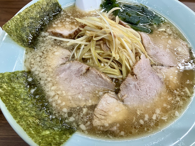 春日井のラーメンショップのネギチャーシュメン