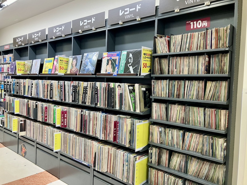 BOOKOFF PLUS 名古屋ヤマナカ新中島店のレコードコーナー