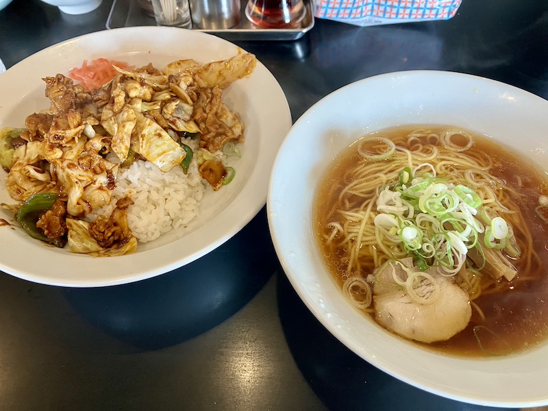 ランチのホイコーロ飯とラーメンのセット