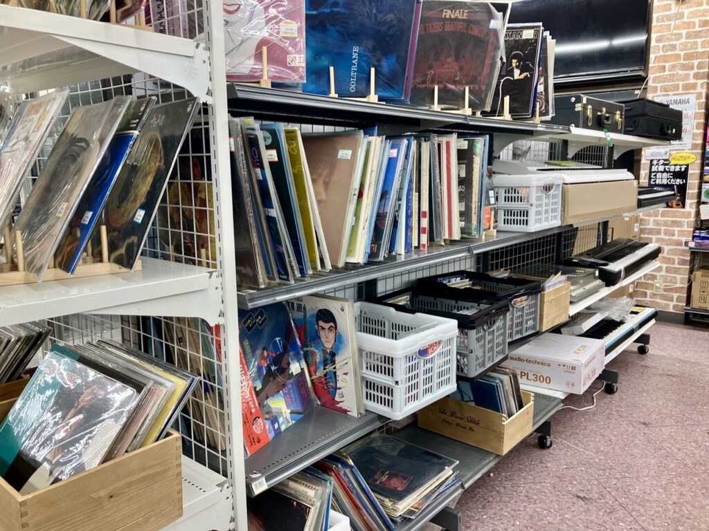 お宝倉庫のレコードコーナー