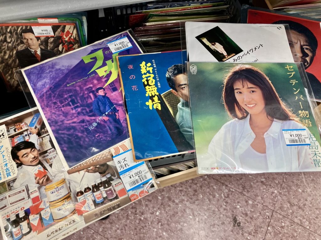 お宝倉庫のレコードコーナー
