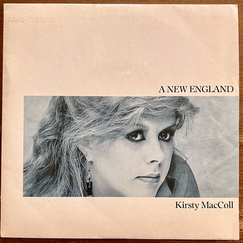 KIRSTY MACCOLL - A NEW ENGLANDのジャケット画像