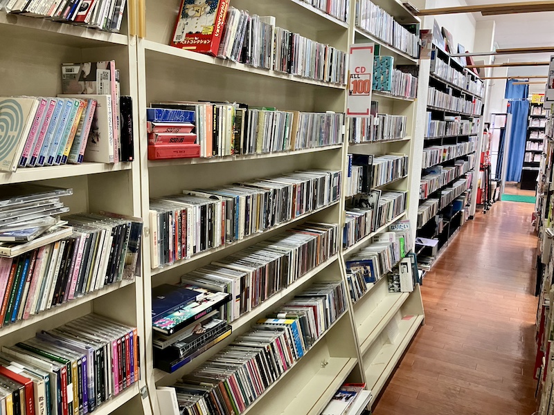 匠書店のCDコーナー