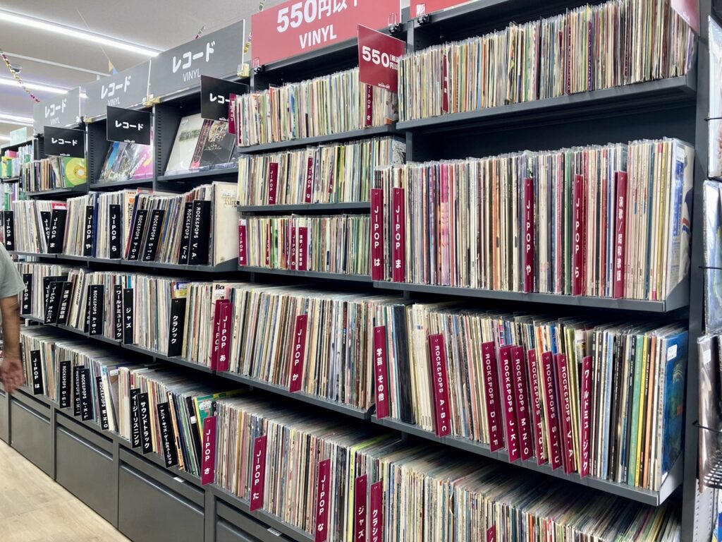 BOOKOFF 浜松芳川店のレコードコーナー